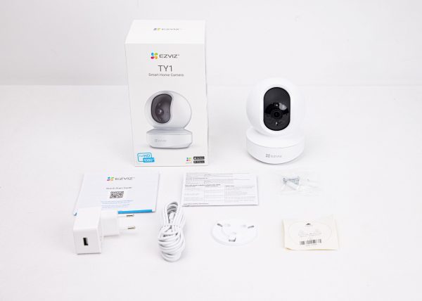 EZVIZ TY1 2MP TELECAMERA DA INTERNO MOTORIZZATA FULL HD. WI-FI 2.4 GHZ.